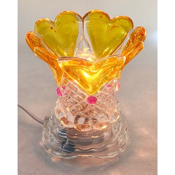 NIGHTLIGHT-Clear-Yellow Hearts-Cut Glass-On/Off Switch-Soft Light - Picture 4 of 12